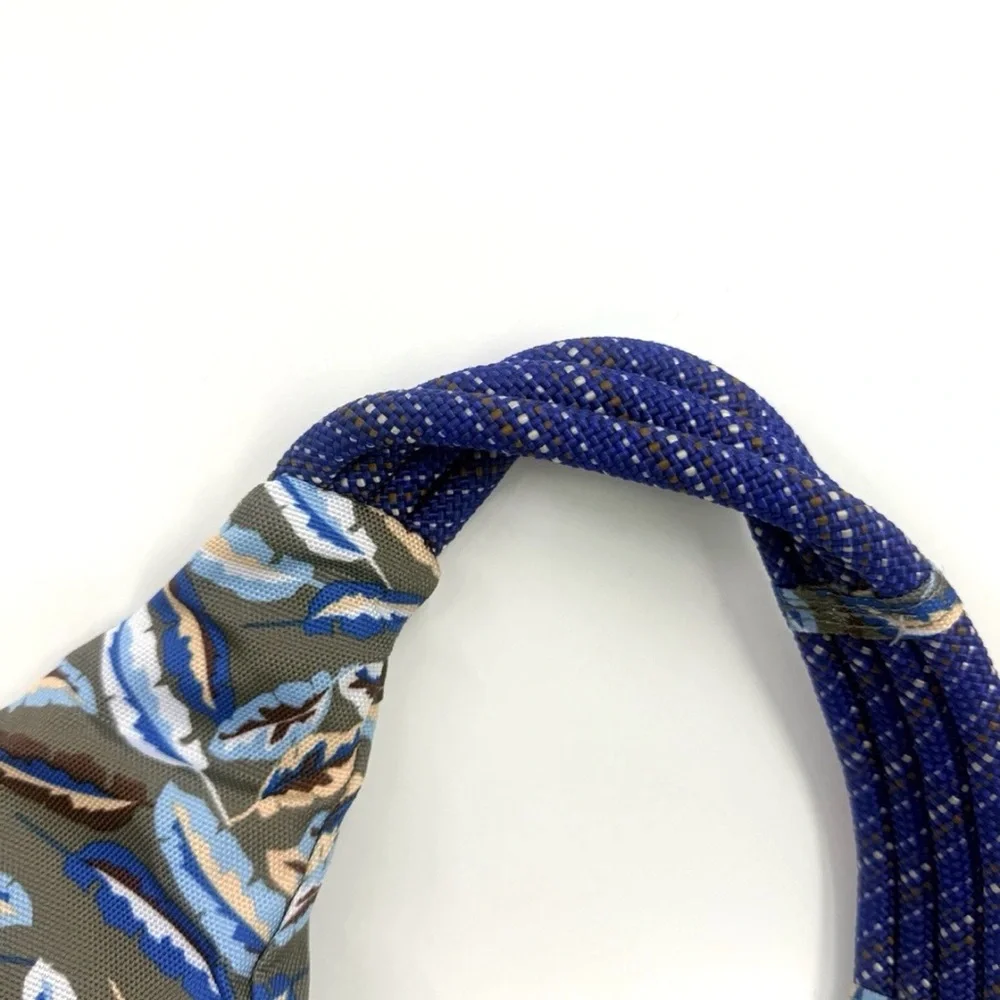 KAVU Gray & Blue Feathers Original Rope Sling Bag Crossbody Backpack EUC - Picture 8 of 8